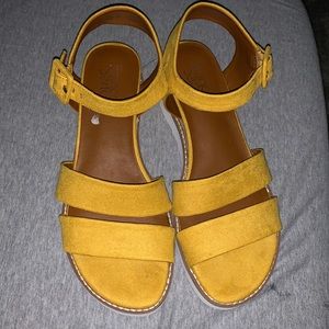 Sandals Franco Sarto number 9 M color Yellow Gold